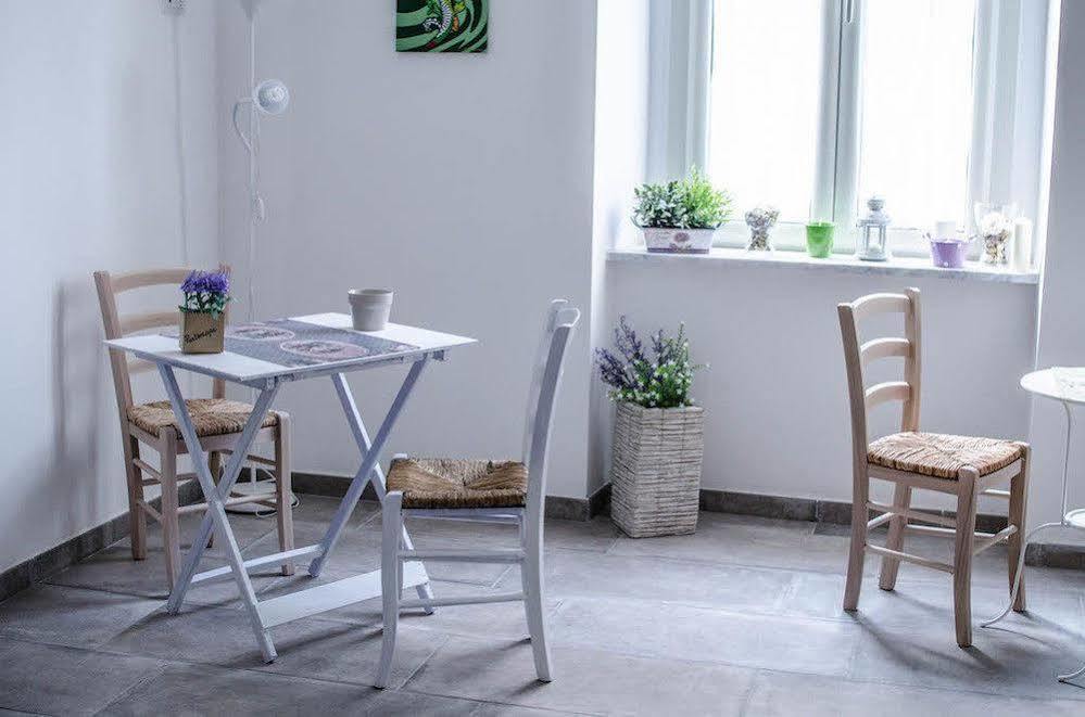 Bed & Breakfast Lady-B Napoli Bagian luar foto